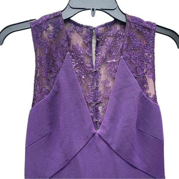 J S Collection Lace Gown Size Small - Picture 4 of 6